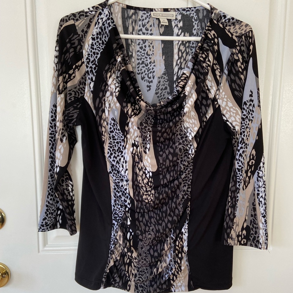Dana Bachman Scoop Neck 3/4 Sleeves. Medium